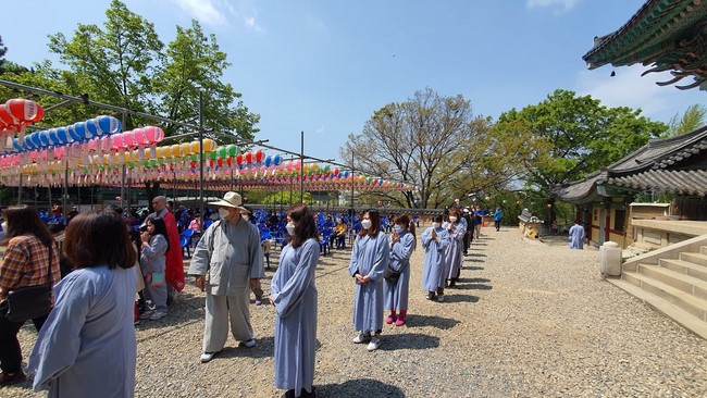 A light moment of the Vesak ceremony overseas